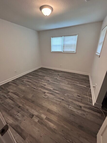 Bedroom 3 - 1223 Poplar Ave