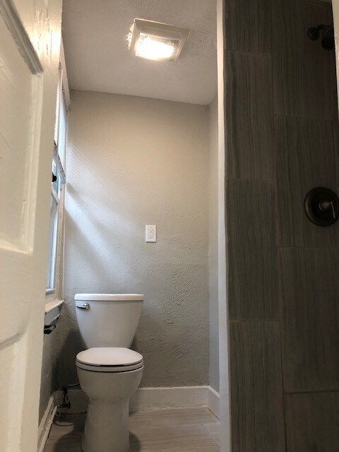 Building Photo - 70 William St