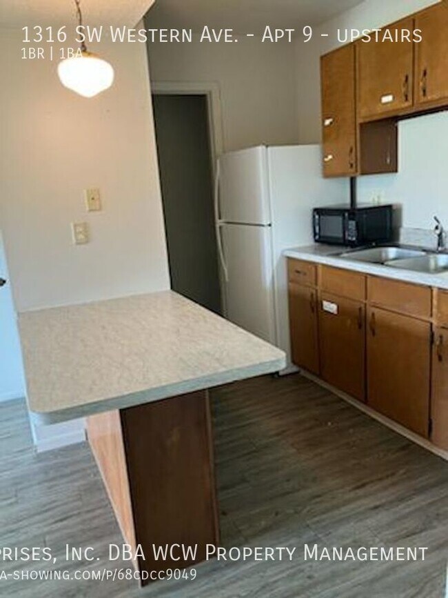 Building Photo - 1316 SW Western Ave