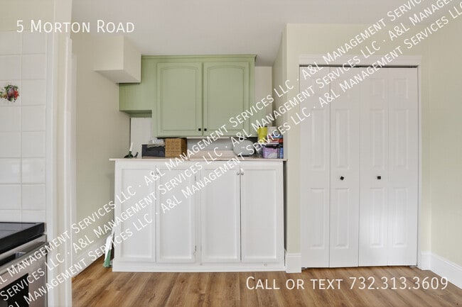 Building Photo - 5 Morton Rd