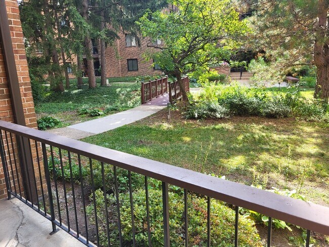 Building Photo - 7510 Farmingdale Dr