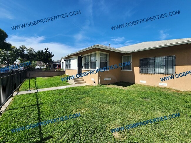 Building Photo - 253/255 E 67th Way