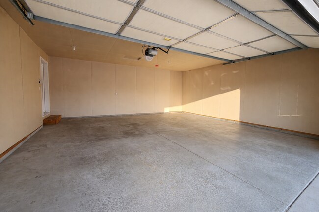 Building Photo - Beautiful 4bed 3bath Single Family Home In Sartell