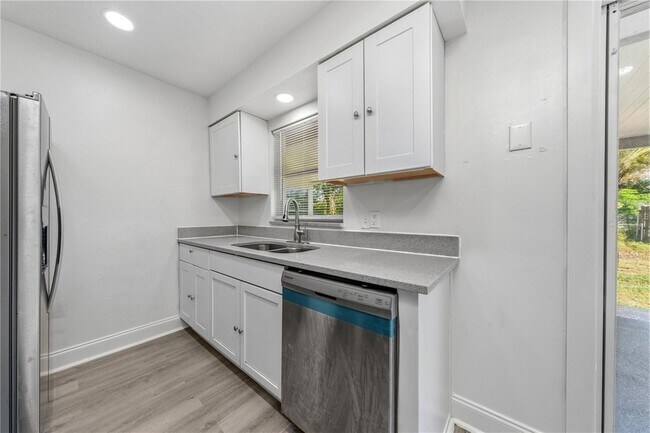 Building Photo - 618 Jupiter Way