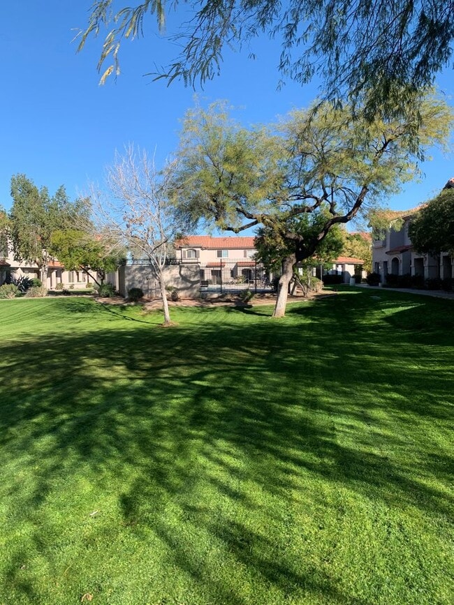 Building Photo - Ready Now!! 3BR 2.5BA located in Chandler - Cross Streets: Warner/Alma School