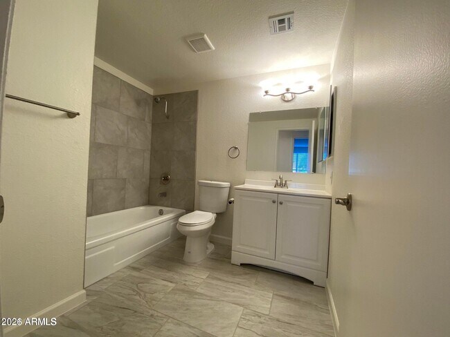 Building Photo - 2408 N Longmore St