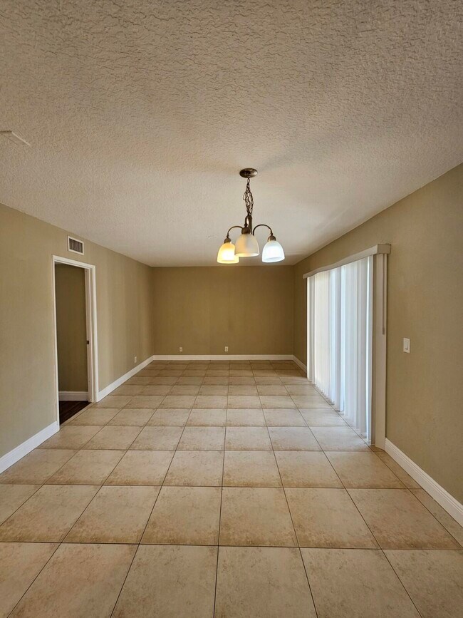 Building Photo - 1581 Balfour Point Dr