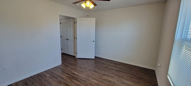 Building Photo - NEW LUXURY ONE BEDROOM APARTMENT UNFURNISHED