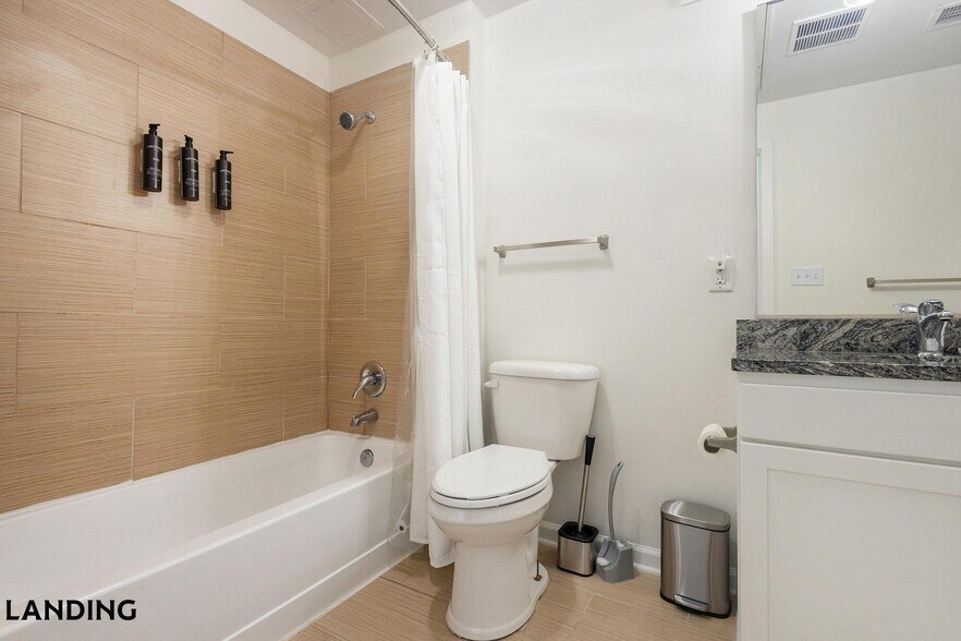 Building Photo - 4921 Pretty Lake Ave