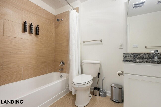 Building Photo - 4921 Pretty Lake Ave