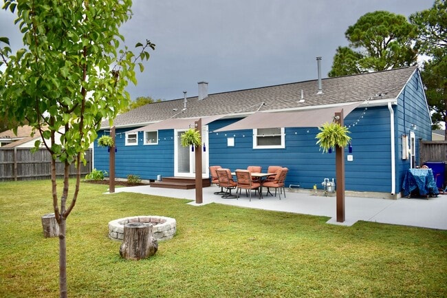 Building Photo - Updated 3 bedroom home in Norfolk