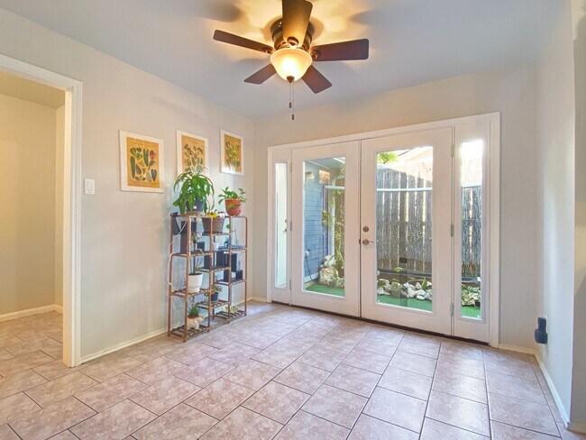 Building Photo - Beautifully Maintained 3 bedoom 2 bath Rental Home that Blends Comfort, Modern Convenience, and T...