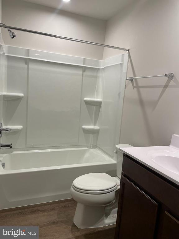 Building Photo - 109 KENSINGTON Cir