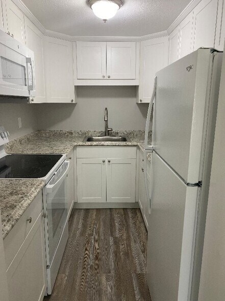 Building Photo - 13805 S Indian River Dr