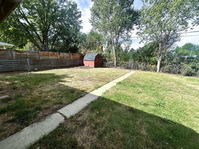 Building Photo - Spacious RANCH Home Available Now! Finishe...