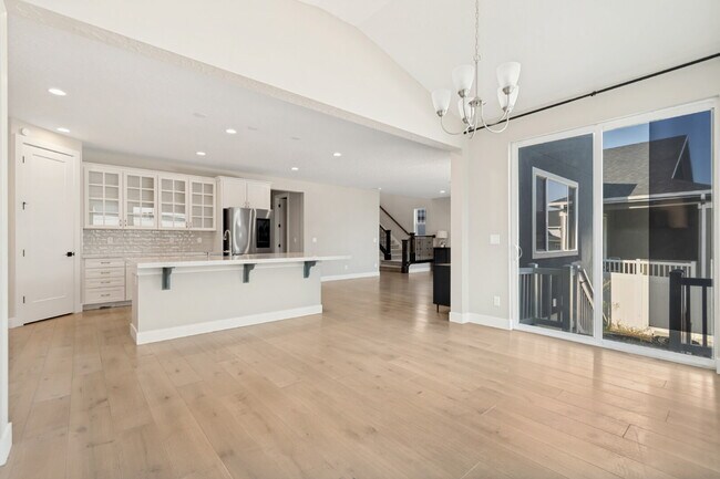 Building Photo - Upscale Home Available in Herriman