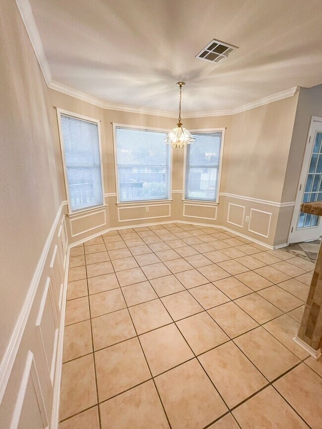 Building Photo - Wonderful Central TX Home