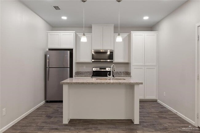 Building Photo - 13 Sandpiper Ave