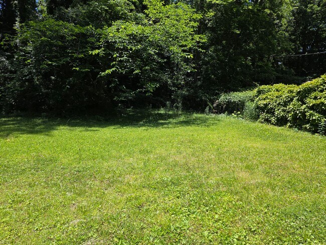 Building Photo - 4134 Sheridan Dr
