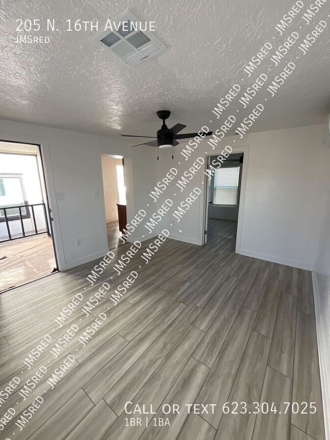 Building Photo - ***1 BR/1BA Casita Near Downtown phx - Hal...