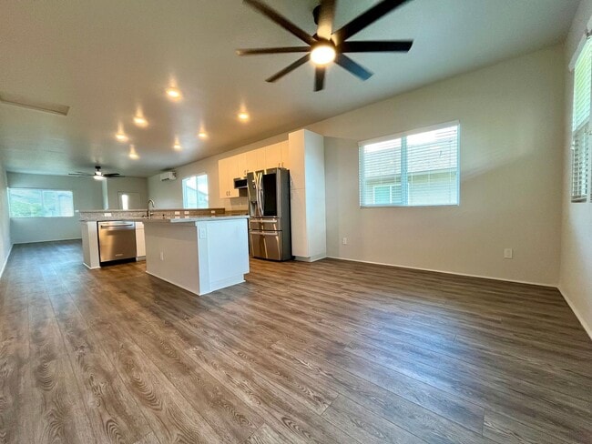Building Photo - Hoopili: 4 bed, 2.5 Bath House with 2 Car ...