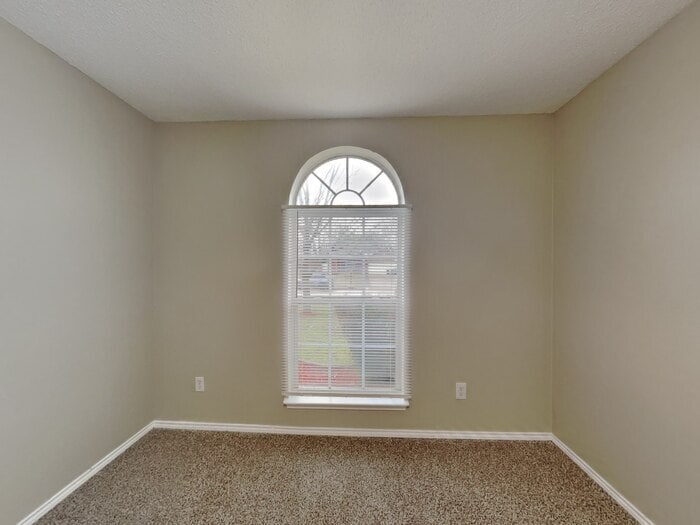 Building Photo - 629 St Eric Dr