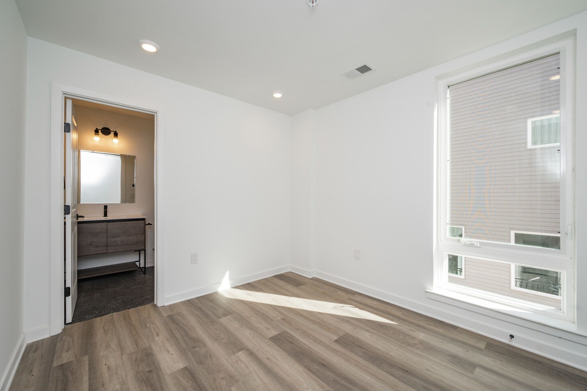 Building Photo - 1514 Master St