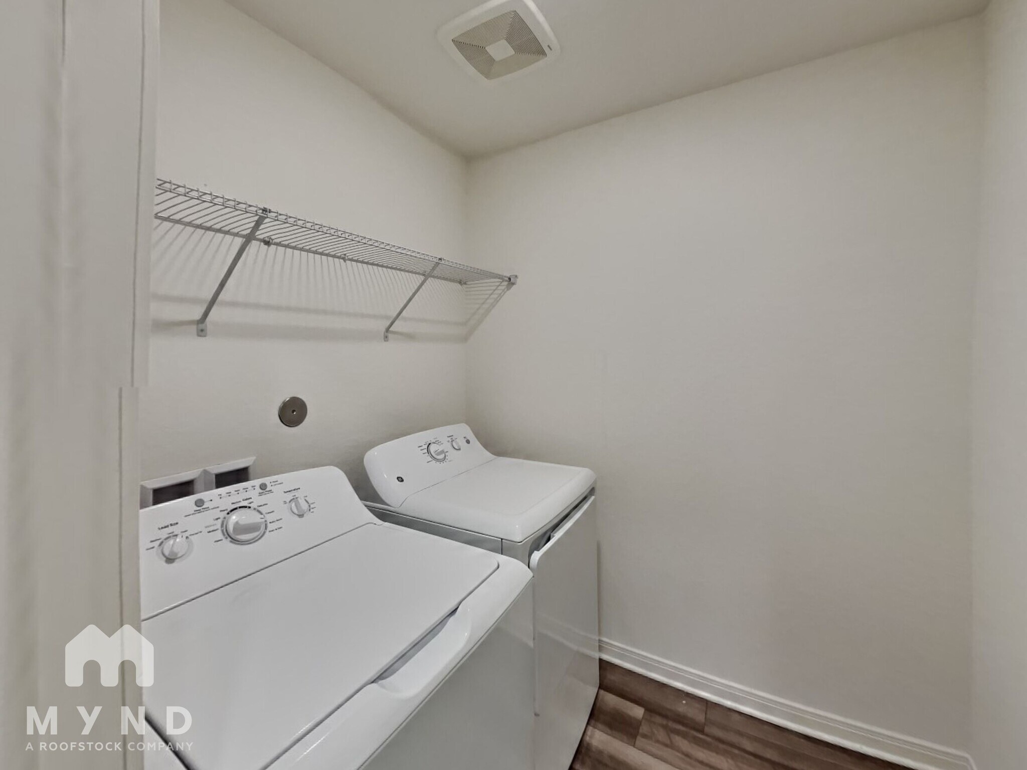 Building Photo - 14462 Palm Ridge