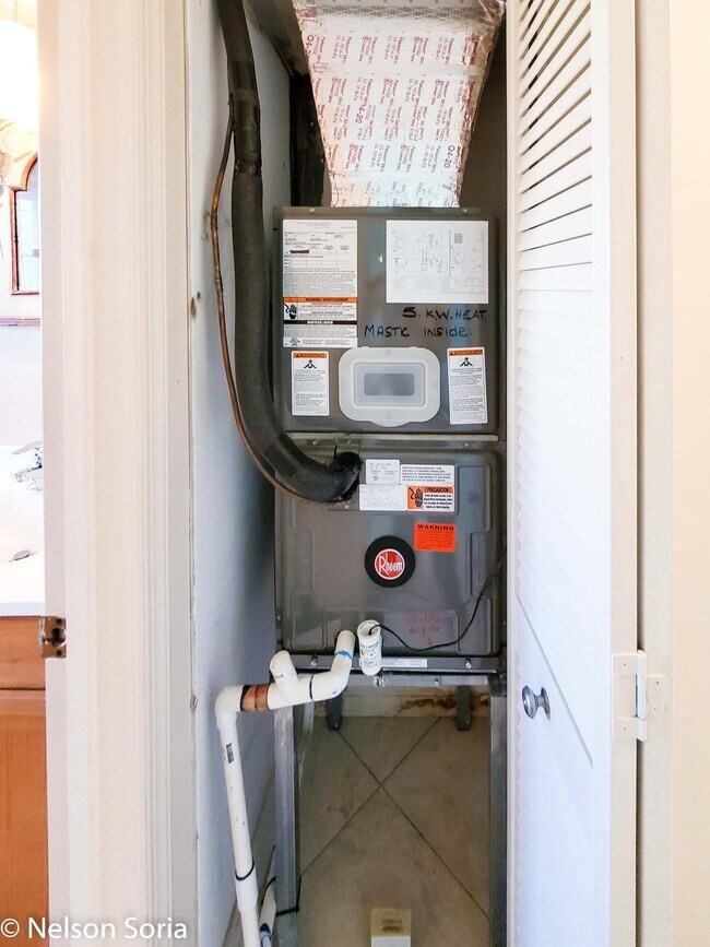 Building Photo - 6650 S Oriole Blvd