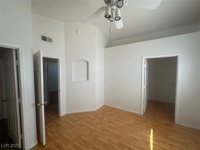 Building Photo - 75 N Valle Verde Dr