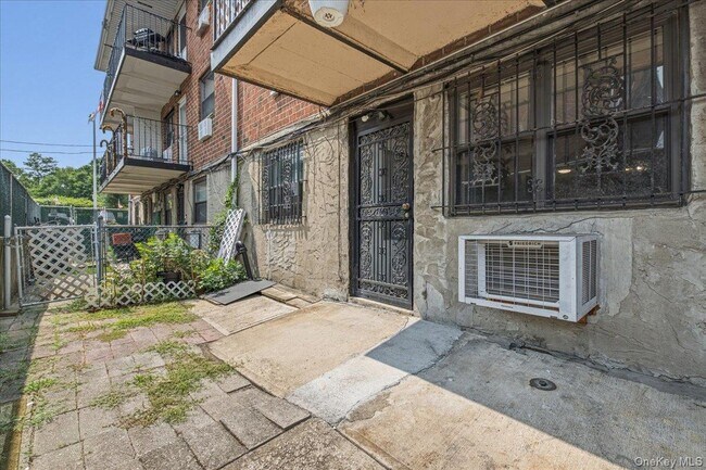Building Photo - 78-06 153rd Ave