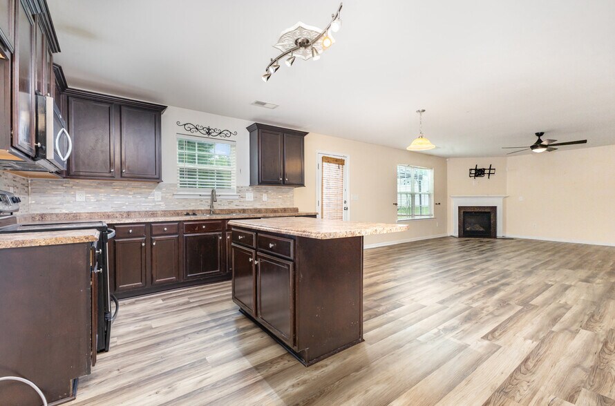 Building Photo - 9702 Pond Vista Ct