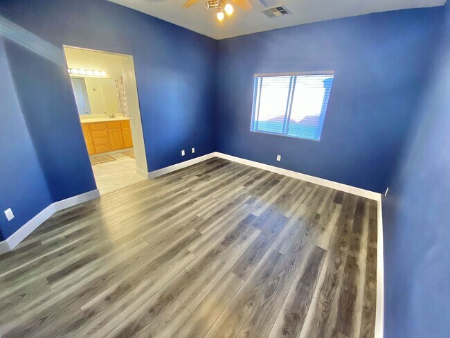 Building Photo - BEAUTIFUL 3 BEDROOM 2 FULL BATHS SINGLE ST...