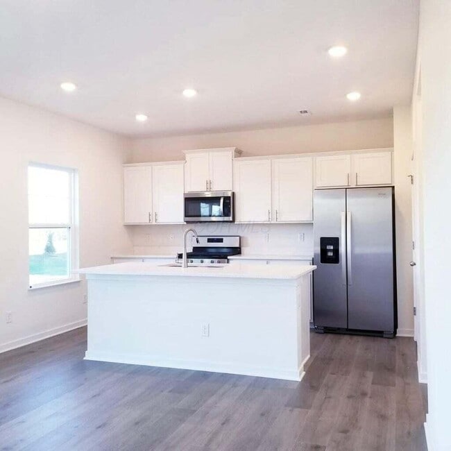 Building Photo - 852 Sunny Vale Dr