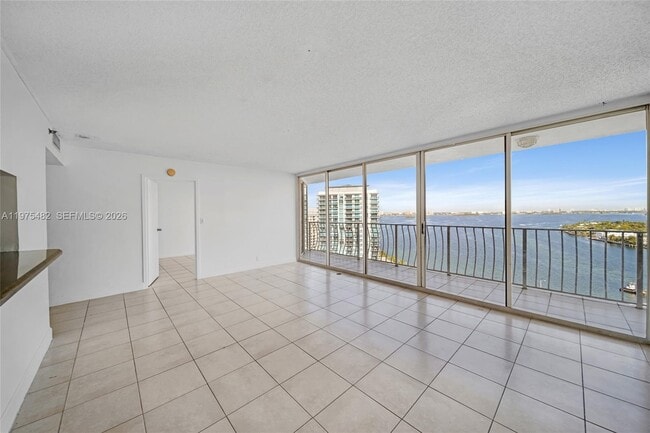 Building Photo - 7601 E Treasure Dr