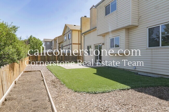 Building Photo - 6650 Chantilly Pl