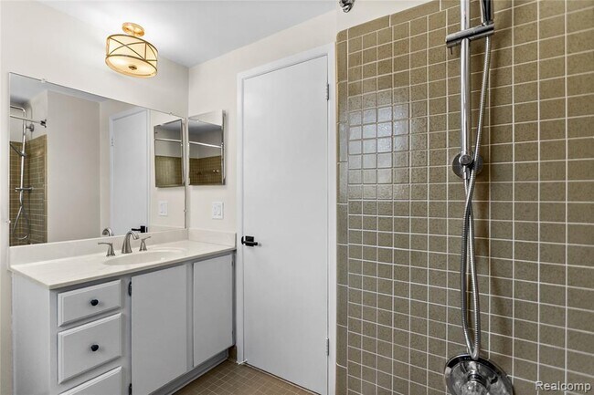 Building Photo - 3715 Ledge Dr