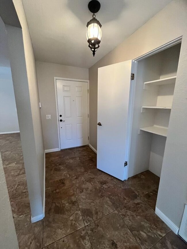 Building Photo - 51780-51780 Avenida Diaz