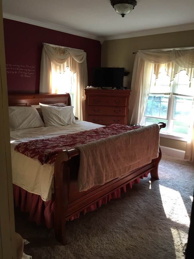 Building Photo - 1110 Waverly Pl