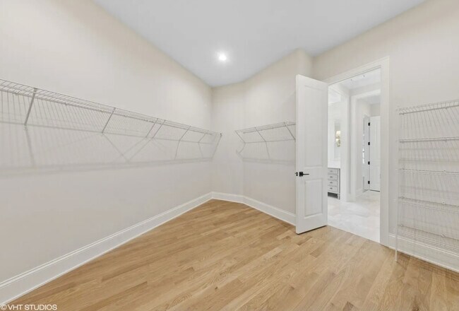 Building Photo - 6206 Flagg Creek Ln