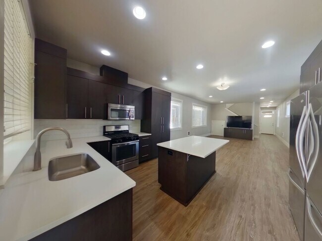 Building Photo - 335-337 NW 18th St.