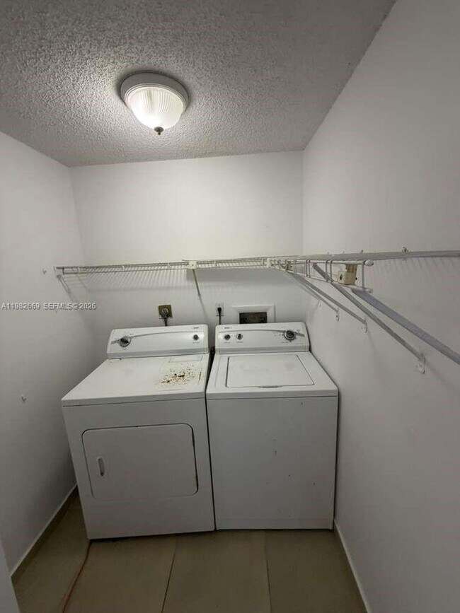 Building Photo - 9723 Hammocks Blvd