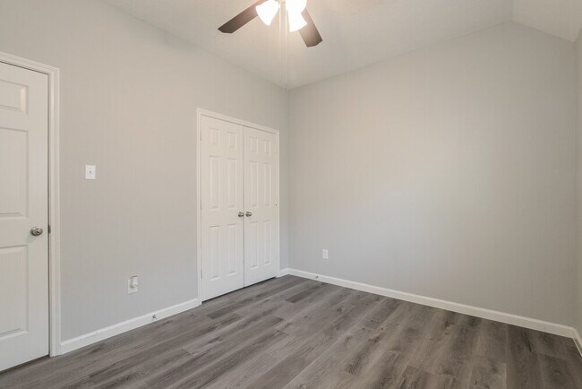 Building Photo - 13406 Lake Passage Ln