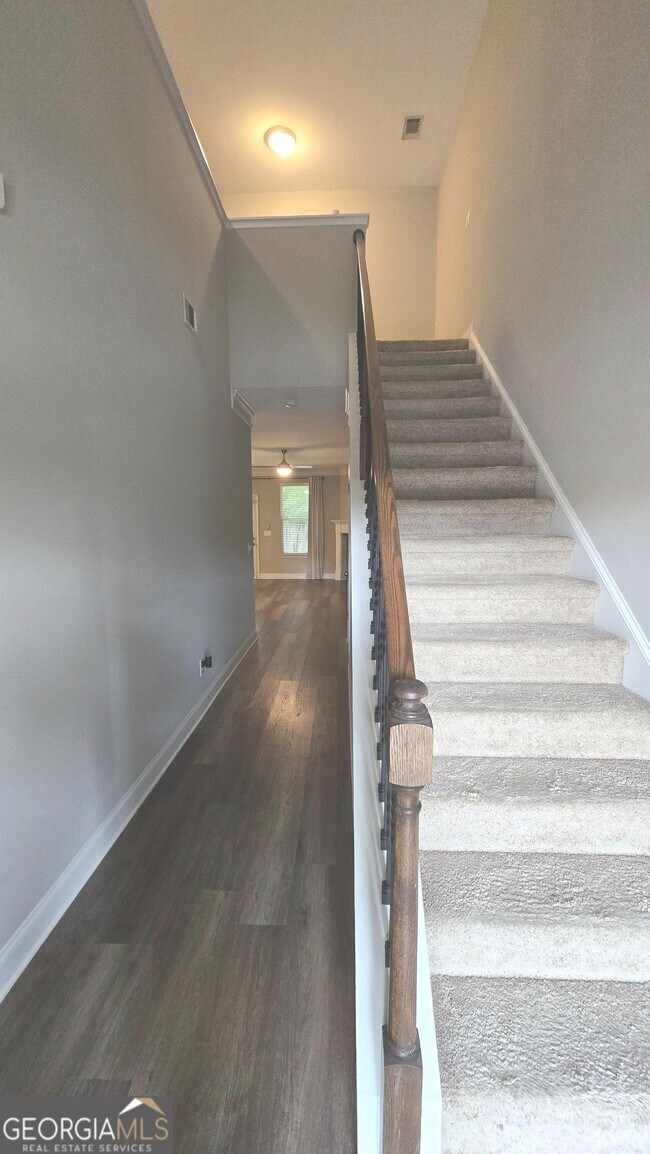 Building Photo - 600 Sprayberry Dr