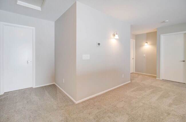 Building Photo - 5945 N 73rd Dr