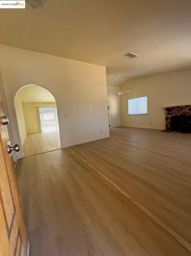 Building Photo - 3323 Blythe Dr