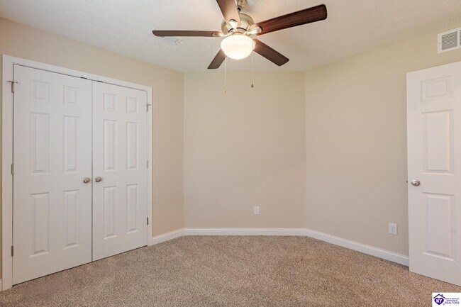 Building Photo - 305 Breckinridge Cir