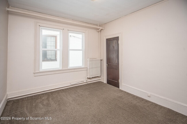 Building Photo - 1827-1829 Main St