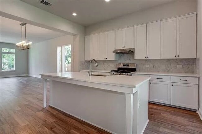 Building Photo - 3205 Forest Park Blvd