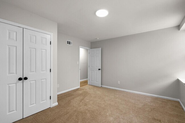 Building Photo - 2022 E Baltimore St